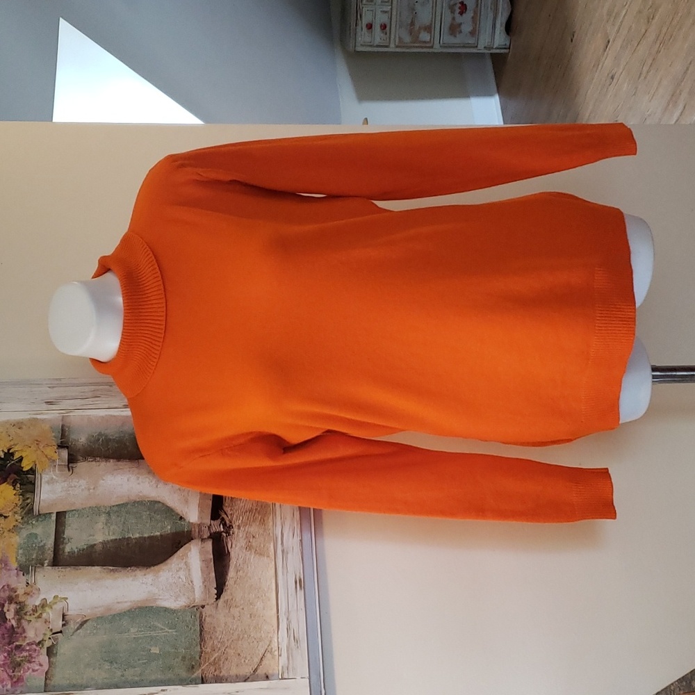 For G and PL Sweater
